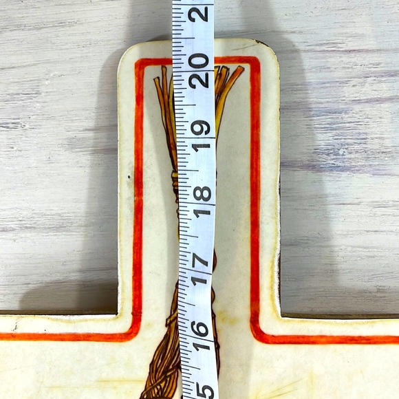 ***SOLD***Gorgeous Vintage 70’s Cutting Board/ Wall Decor - Picture 12 of 12